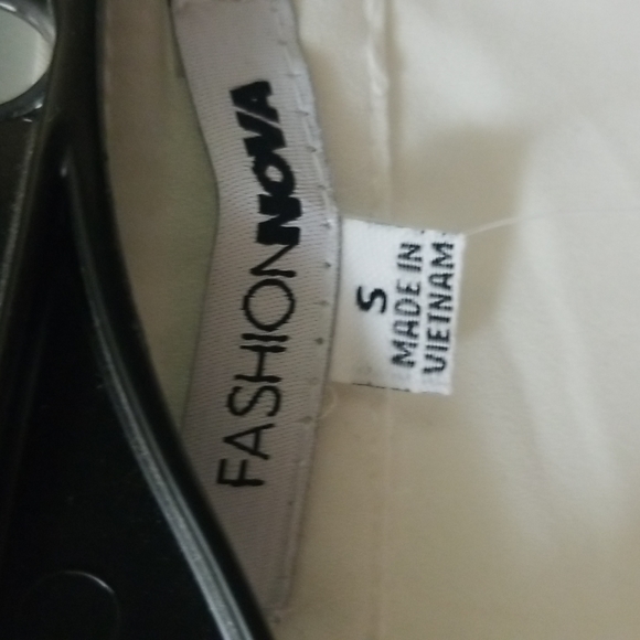 Fashion Nova white button down shirt - Light white - Small - Picture 6 of 11